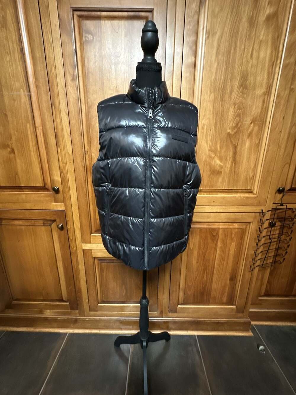 H&M Men's Black Regular Fit Puffer Vest